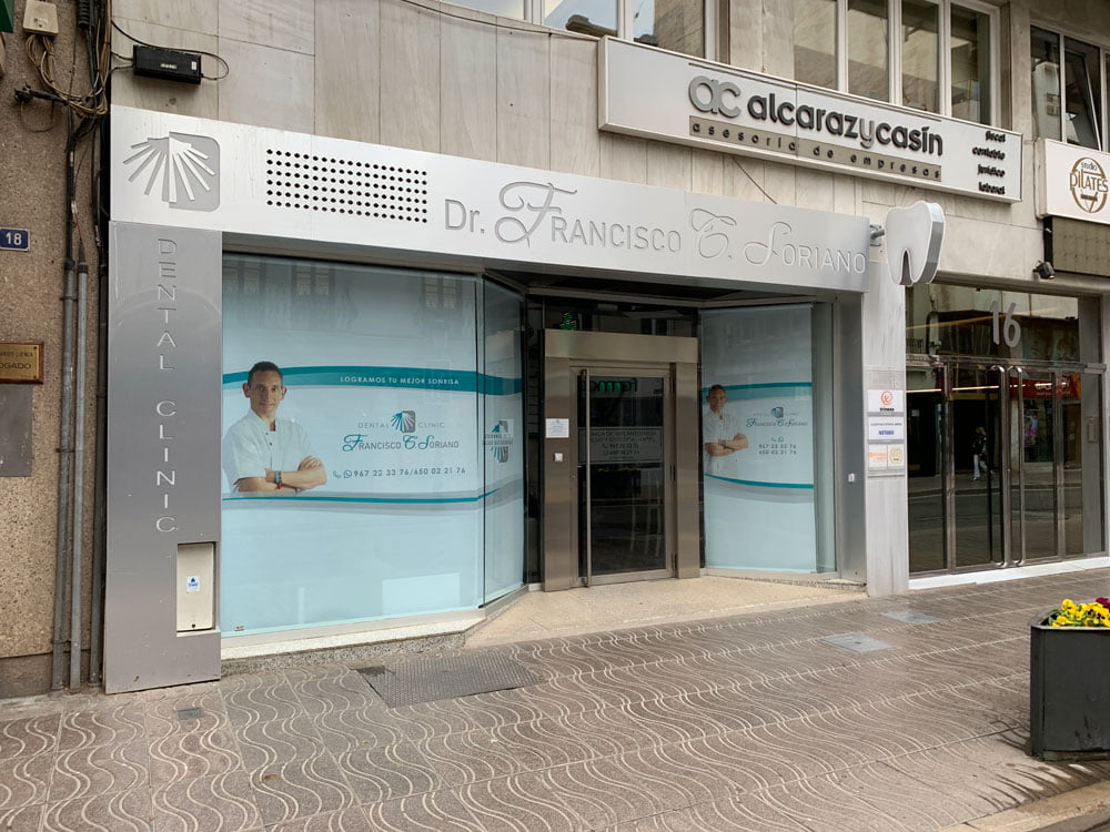 Trabajos en Alucobond Paco Maeso - Clínica dental en Albacete